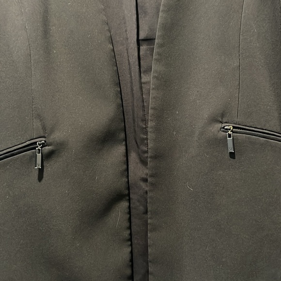 Loose Fit Black Blazer - Picture 3 of 10